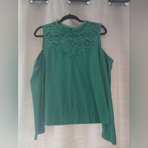 Green lace cold shoulder long sleeve tee